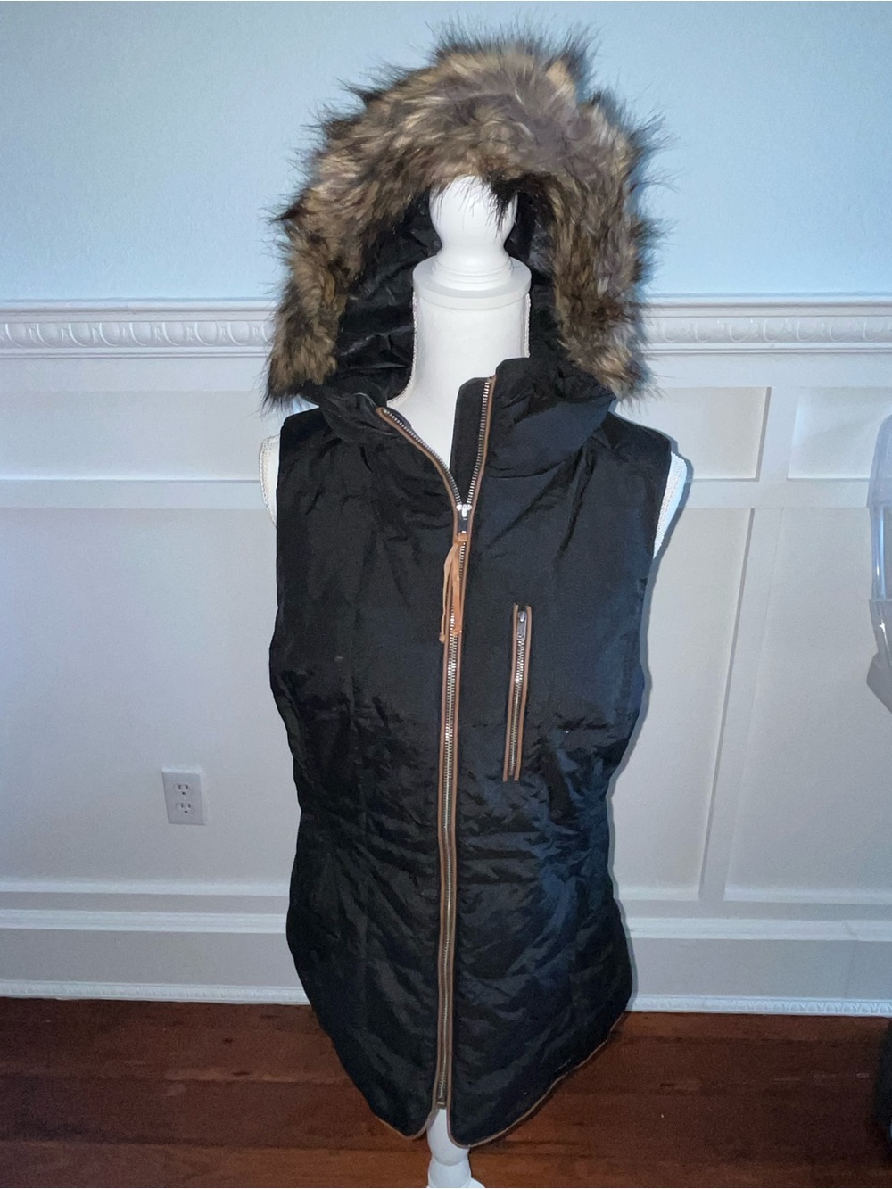 Eddie Bauer Black Quilted Hooded Puffer Vest with Faux Fur Trim
